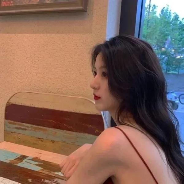 雨中的恋人们